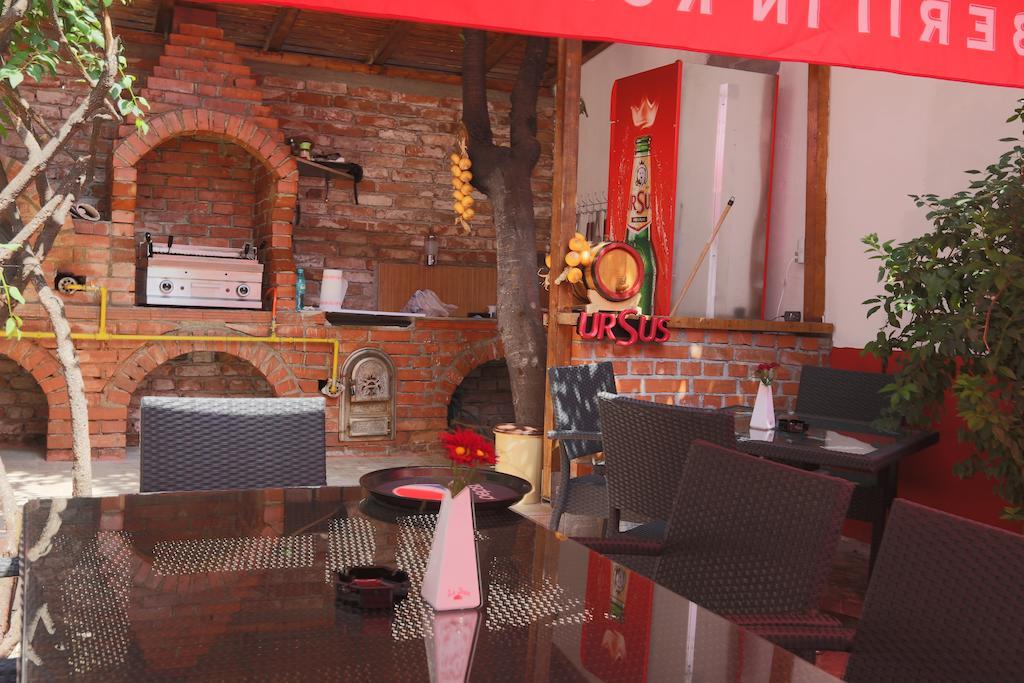 La Storia Guest House Piteşti Kültér fotó